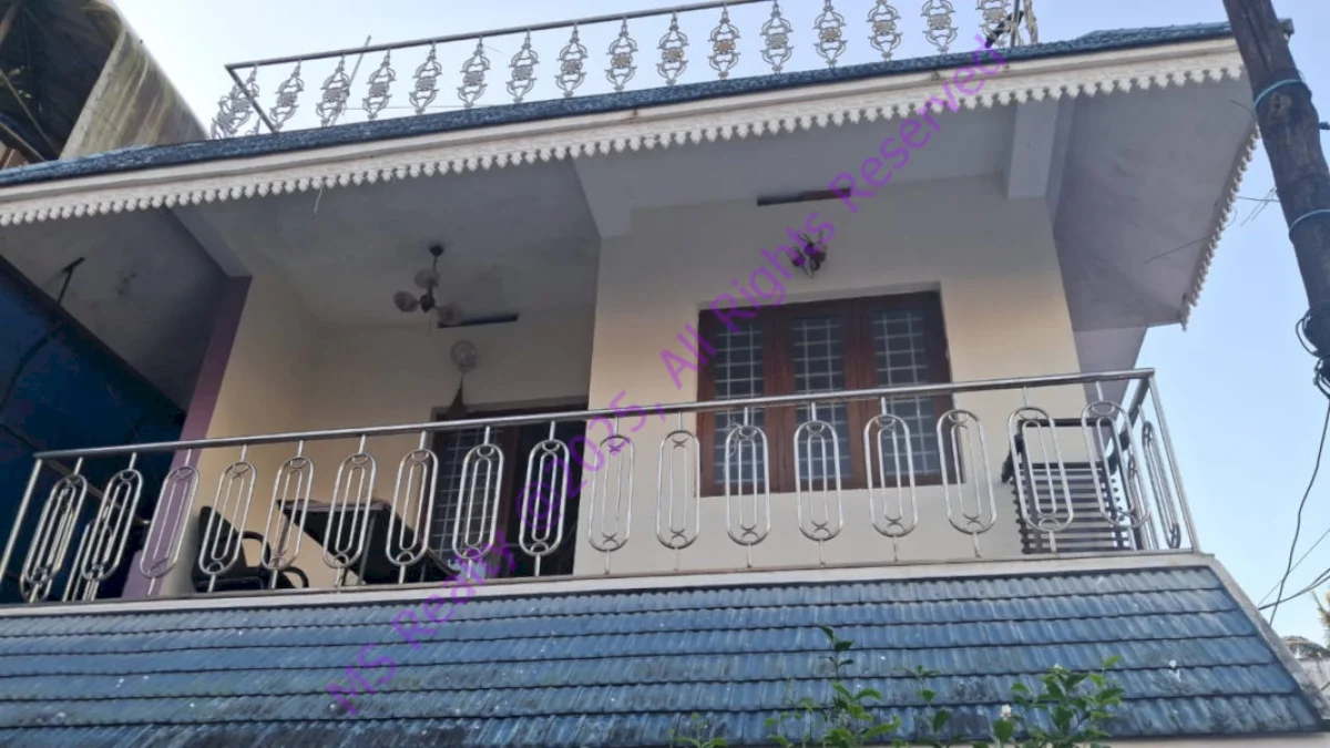 Plot with an old house for Sale at Vyttila , Area 5.5 Cents, near welcare hospital in Chambakkara