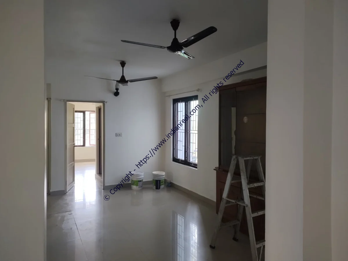 Spacious Apartment for sale at Ponnurunni Vyttila Ernakulam 3BHK 1545 sqft 68 Lakhs in Vyttila